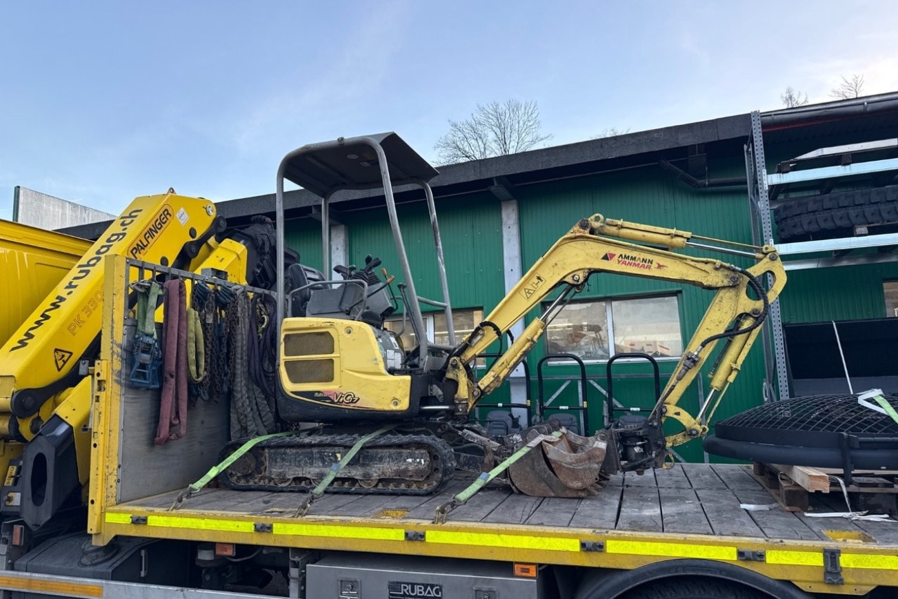 YANMAR Raupenbagger ViO17 von der rechten Seite