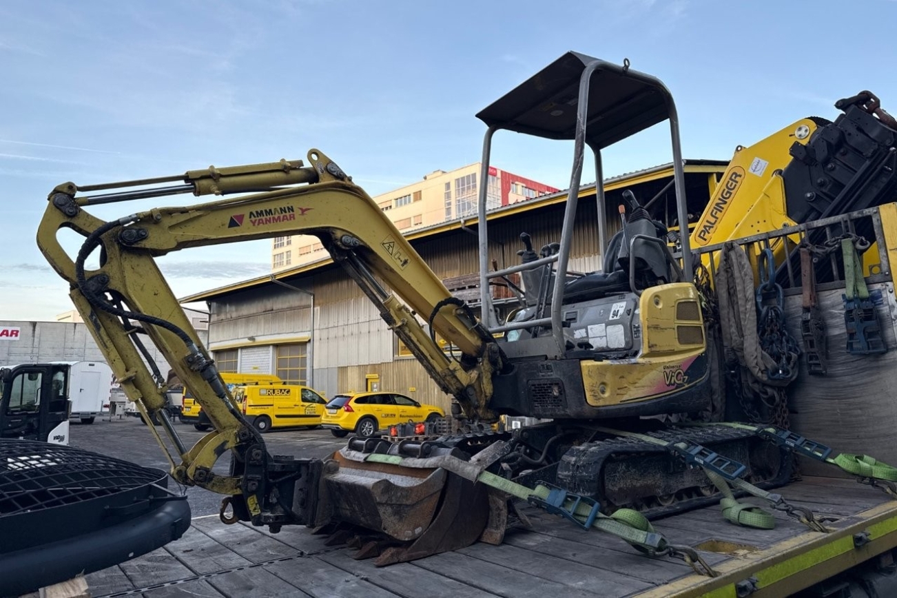 YANMAR Raupenbagger ViO17 von der linken Seite