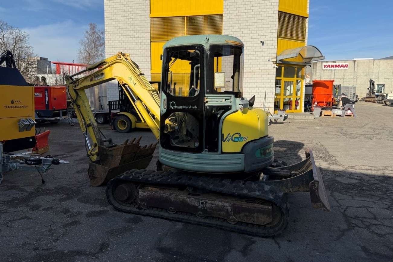 YANMAR AMMANN Raupenbagger VIO50-1 V von der linken Seite