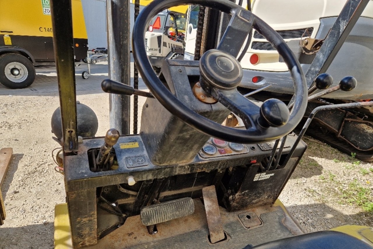 YALE Gabelstapler GDP040AD von innen