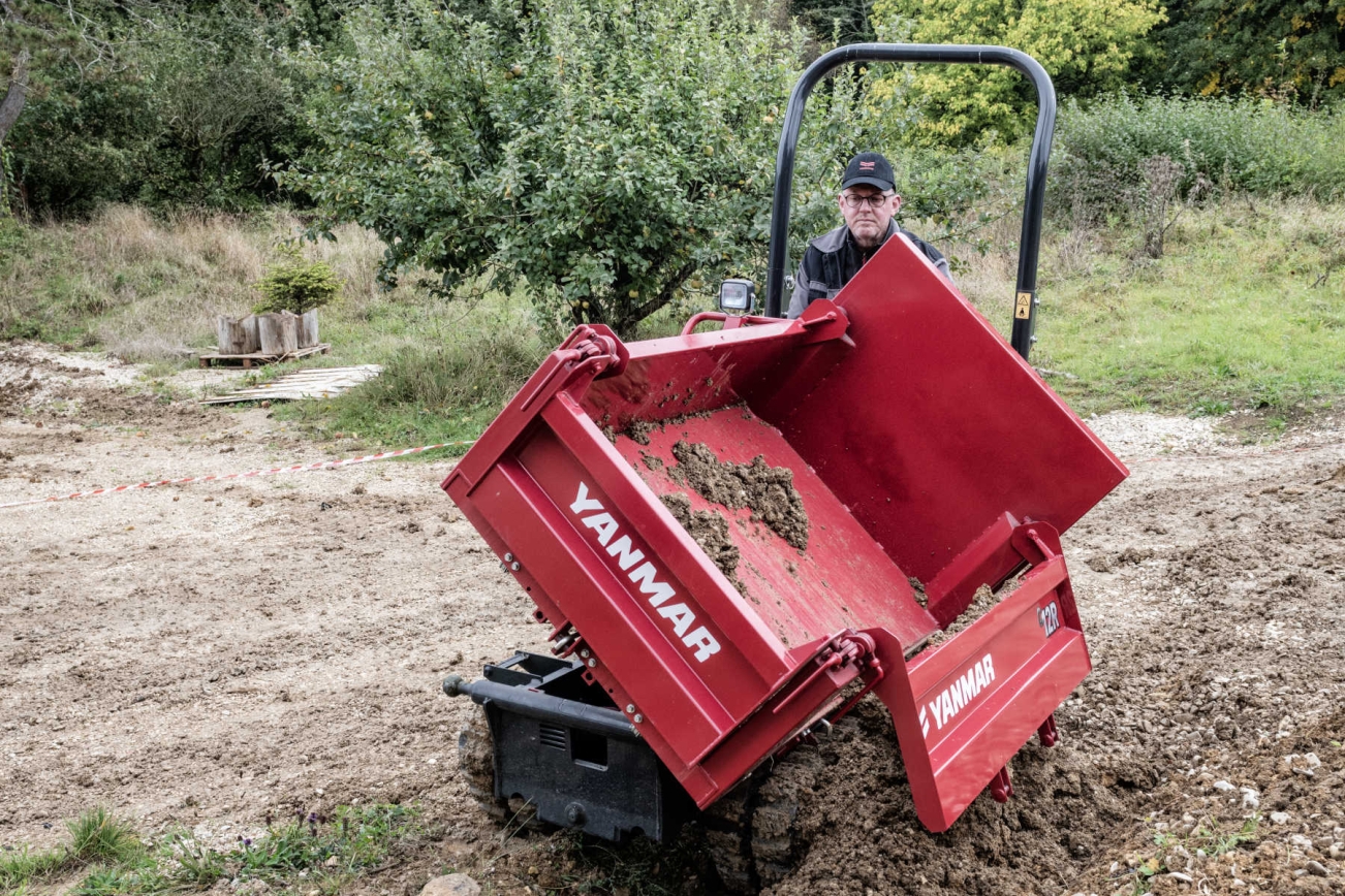YANMAR C12 Raupendumper