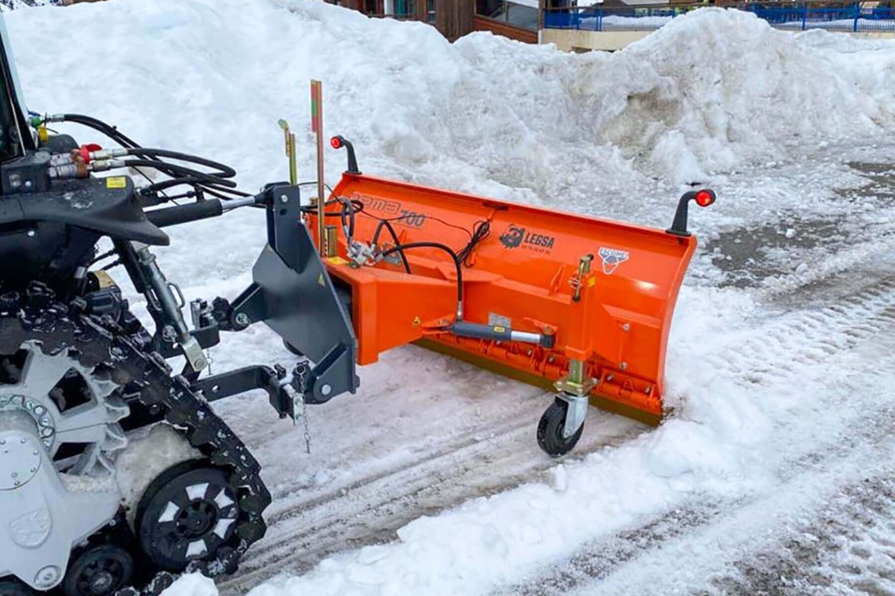 RUBAG Anbaugeräte Lader Winterdienst Bema Schneeschild 