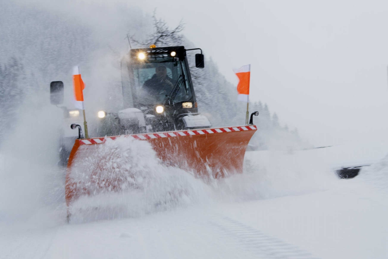 RUBAG Anbaugeräte Lader Winterdienst Bema Schneeschild 