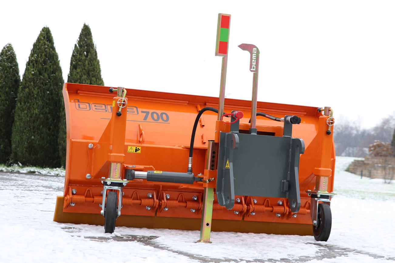 RUBAG Anbaugeräte Lader Winterdienst Bema Schneeschild 