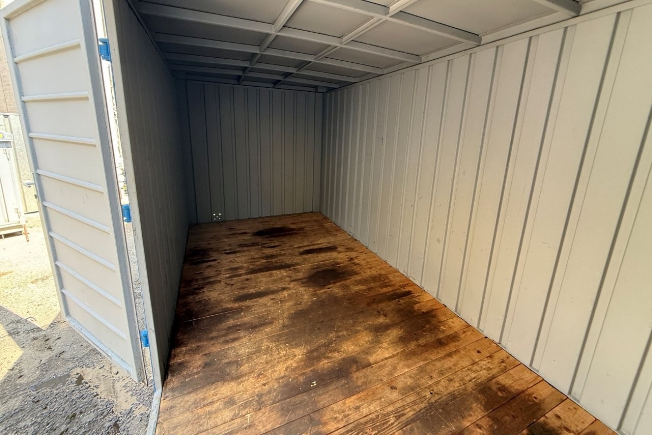RUBAG Lagercontainer LC20 von innen