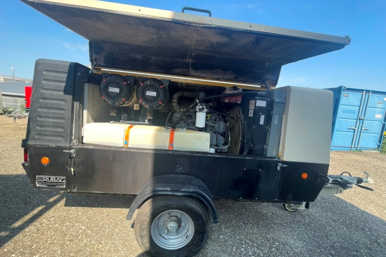 Compair Kompressor C140 von innen