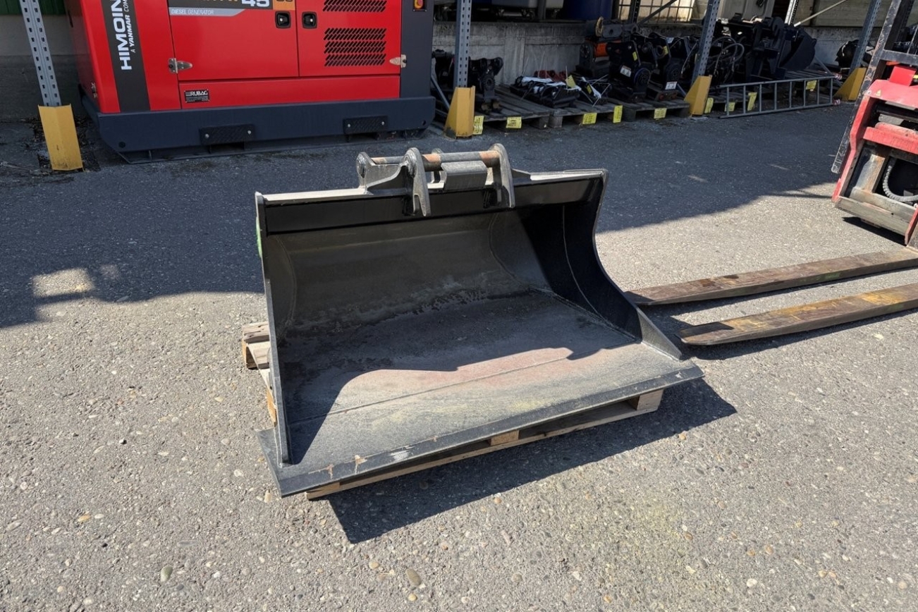 STEELWRIST Planierlöffel 1400 mm mit S50 Aufnahme