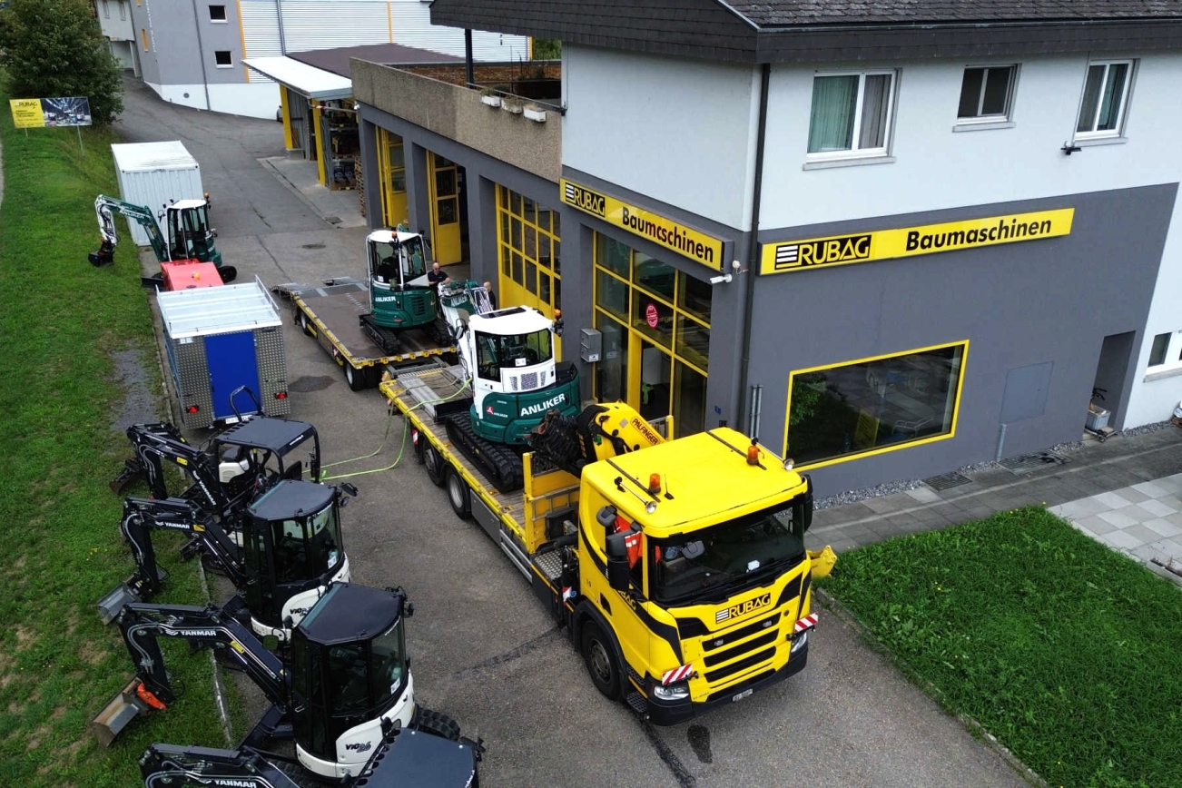Anliker Übergabe YANMAR Bagger auf LKW