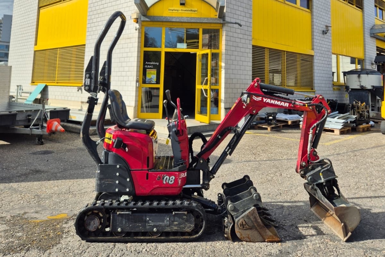 YANMAR SV08 Bagger von der rechten Seite in rot