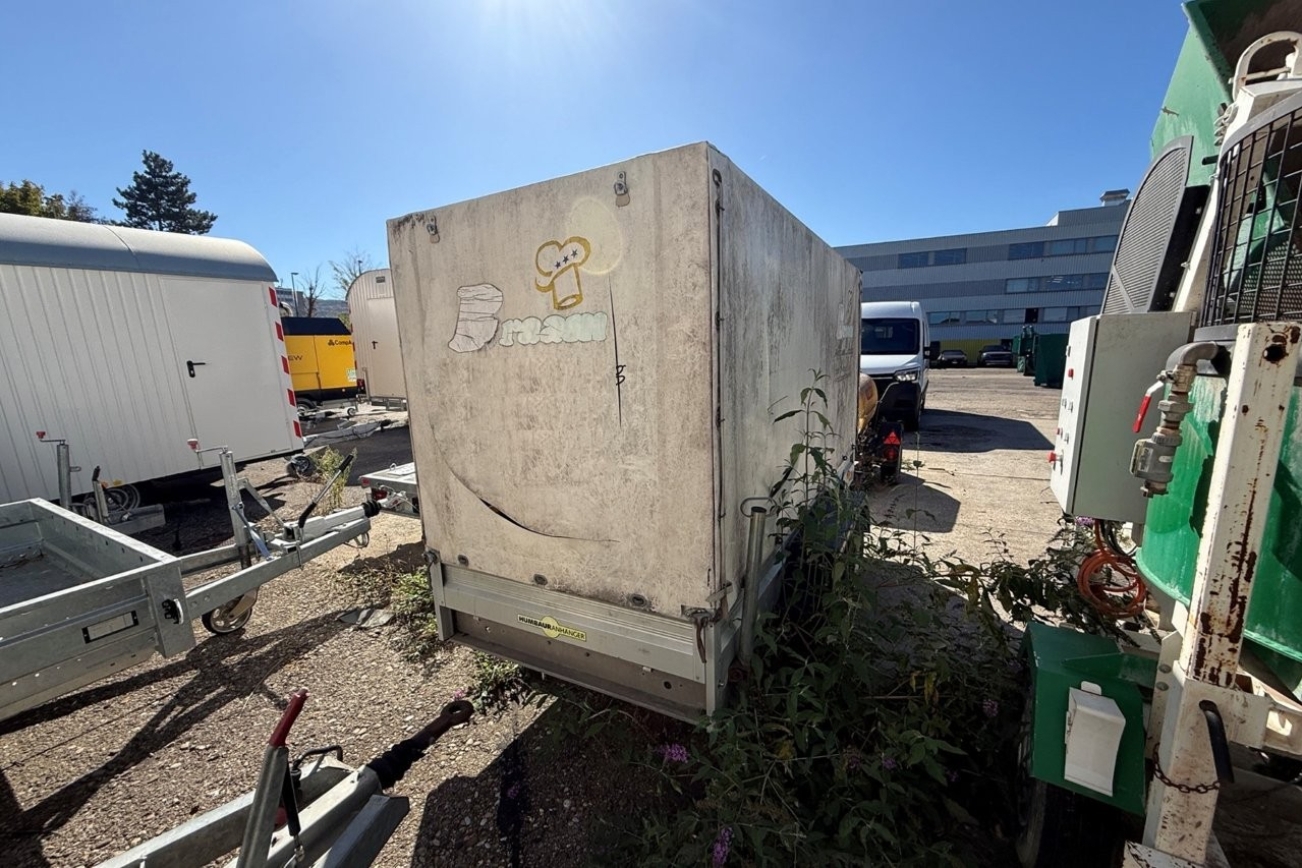 Humbauer Anhänger HC2 06 von hinten