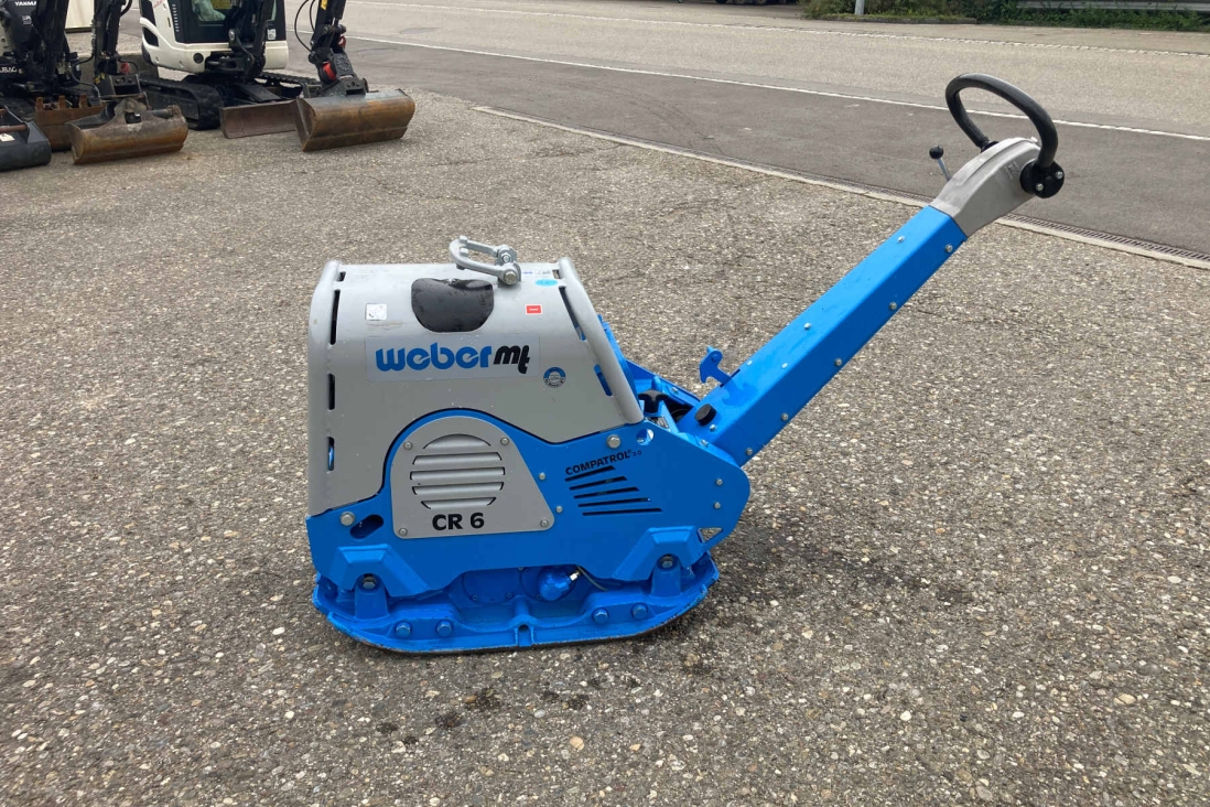 WEBER reversierbare-Vibroplatte CR6 WSA von der linken Seite