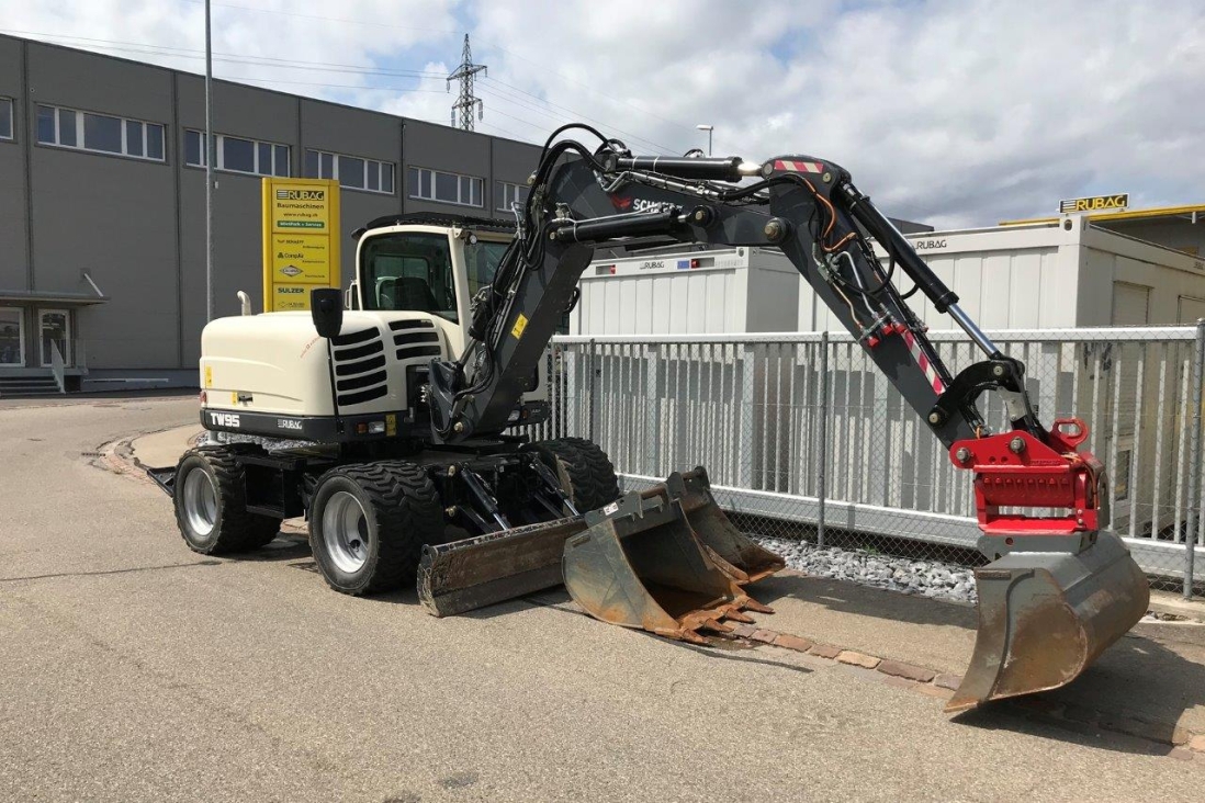 SCHAEFF Mobilbagger TW95von vorne rechts