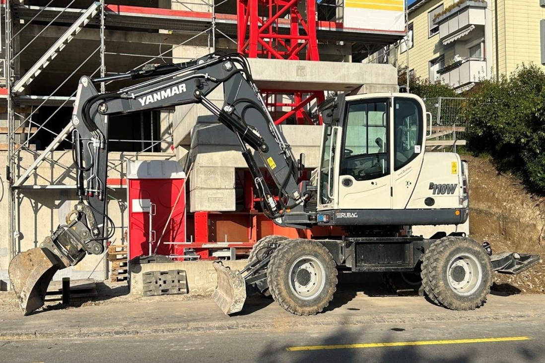 YANMAR Mobilbagger B110W von links
