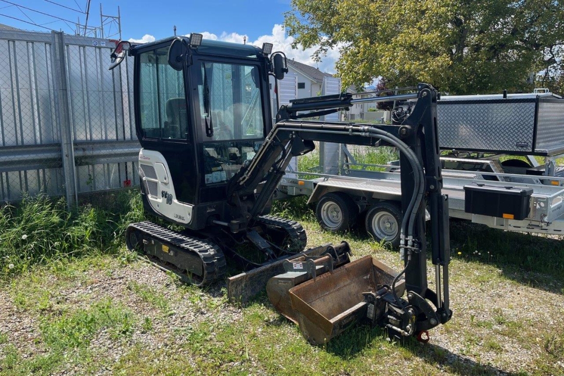 YANMAR Raupenbagger SV18 von vorne rechts