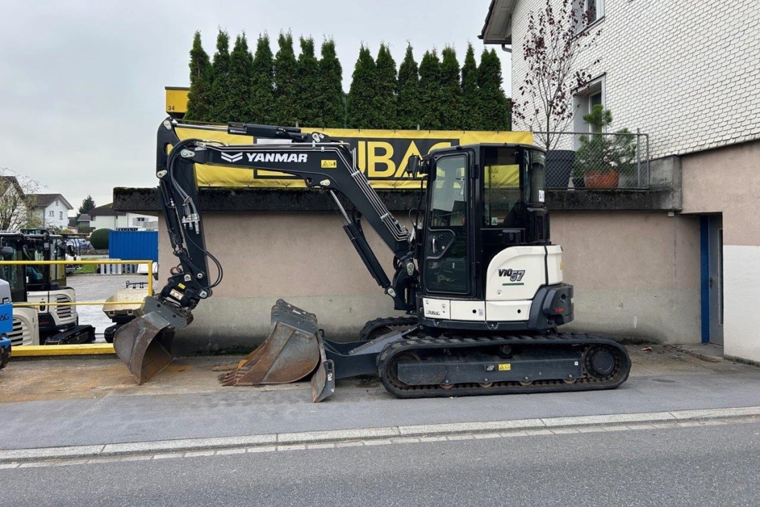 YANMAR Raupenbagger ViO57 von links