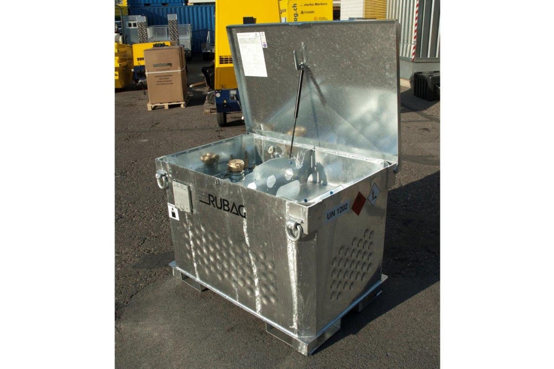 Mobile Tankanlage DT Quadro 330 von vorne Deckel offen