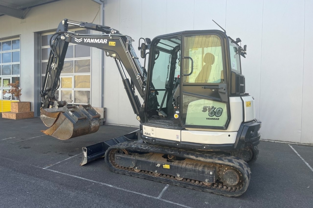YANMAR_Raupenbagger_SV60_von links.jpg