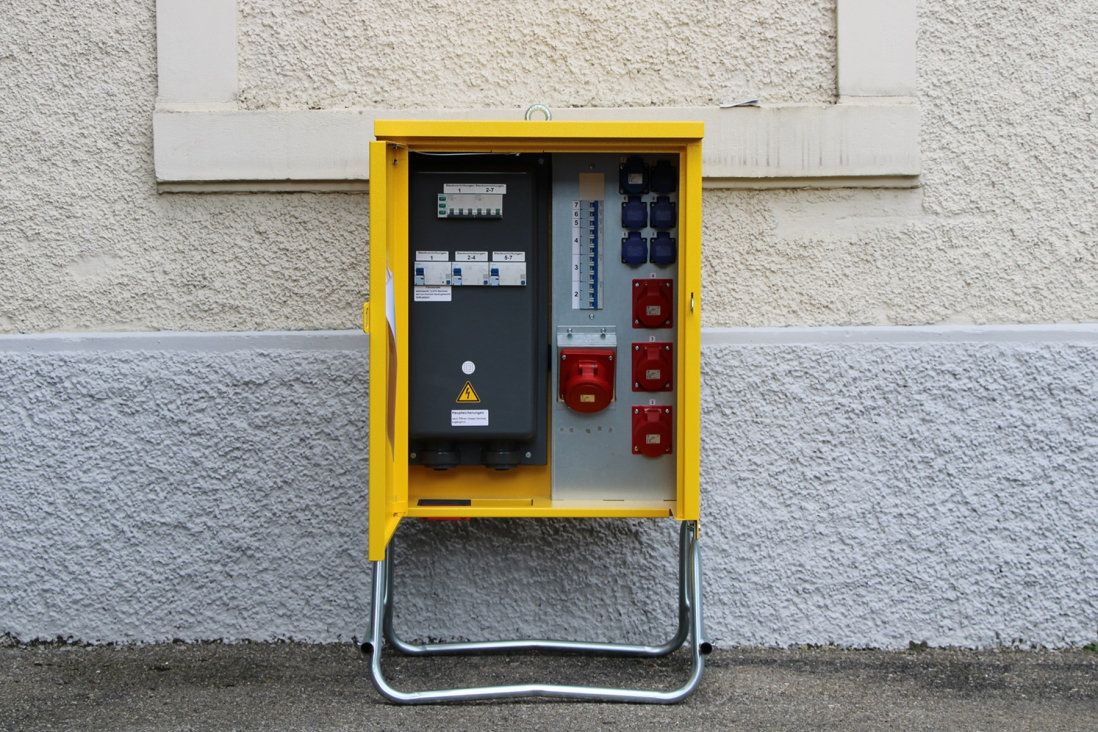 RUBAG-Stromverteiler V100-22 von vorne