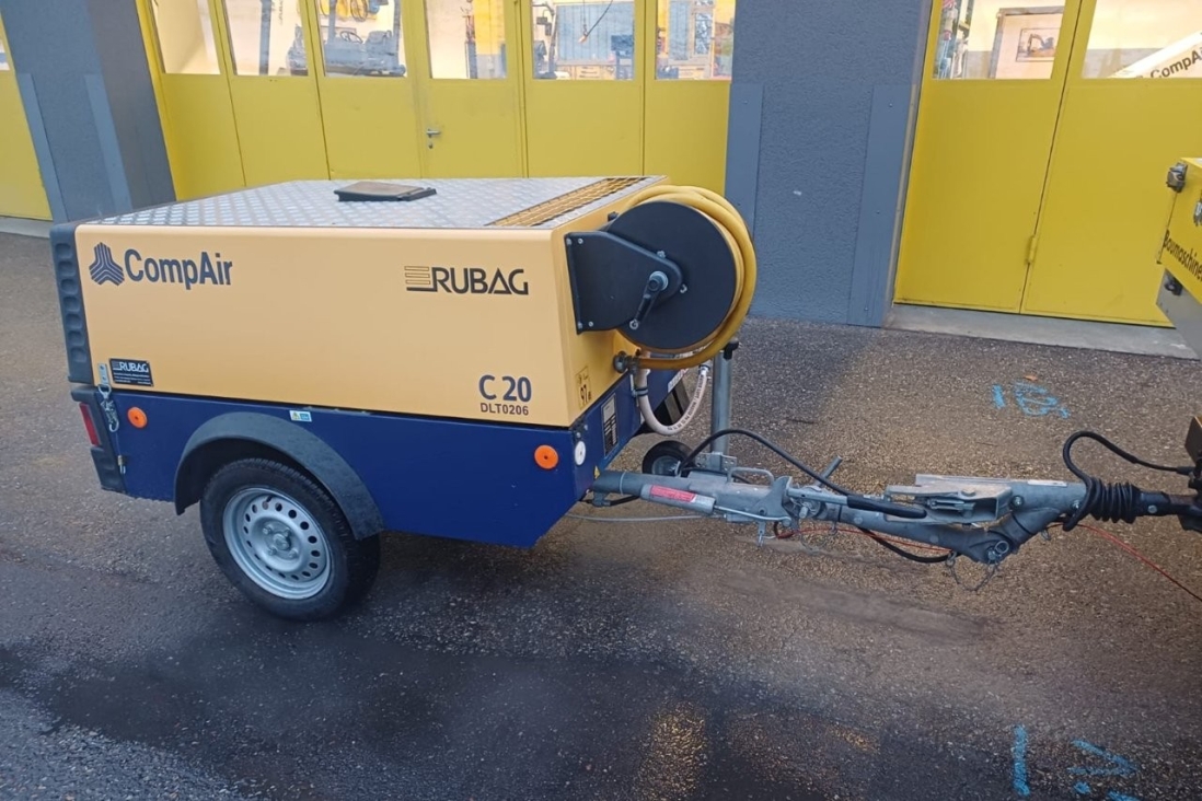 Compair Kompressor C20 SN 0170 von der rechten Seite