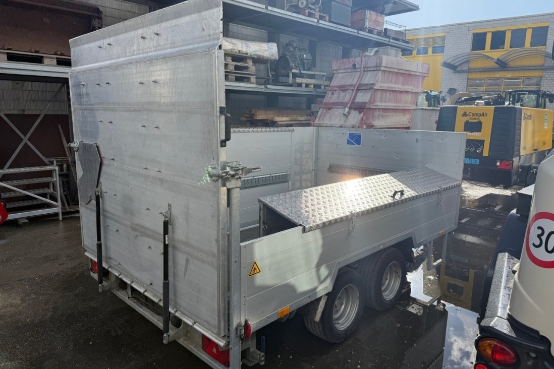 RUBAG Anhänger TUA 350HV SN von hinten rechts