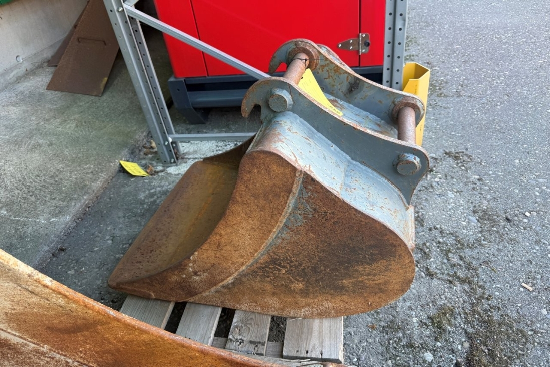 Ullmann Tieflöffel 600 mm HUM10