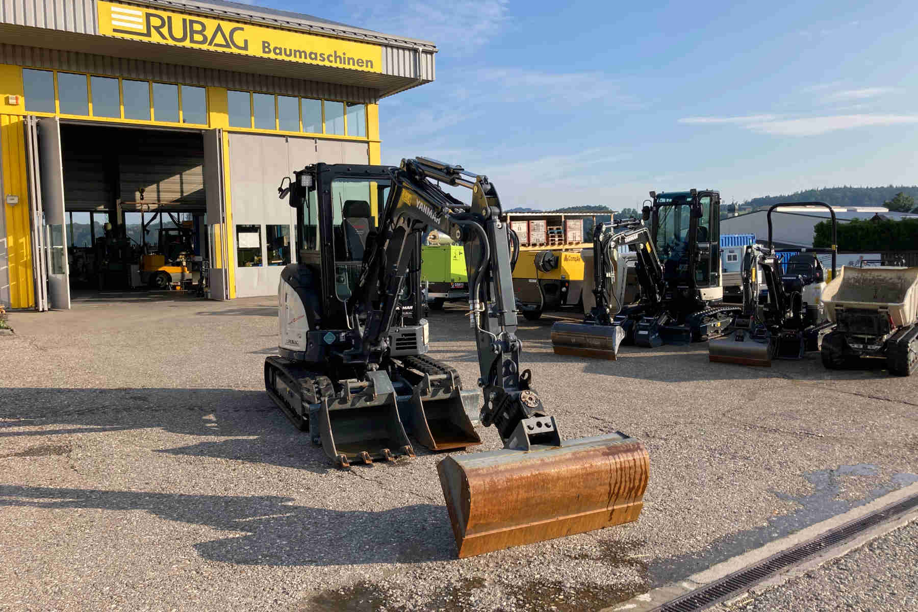 RUBA4336_2607385 vehicle image