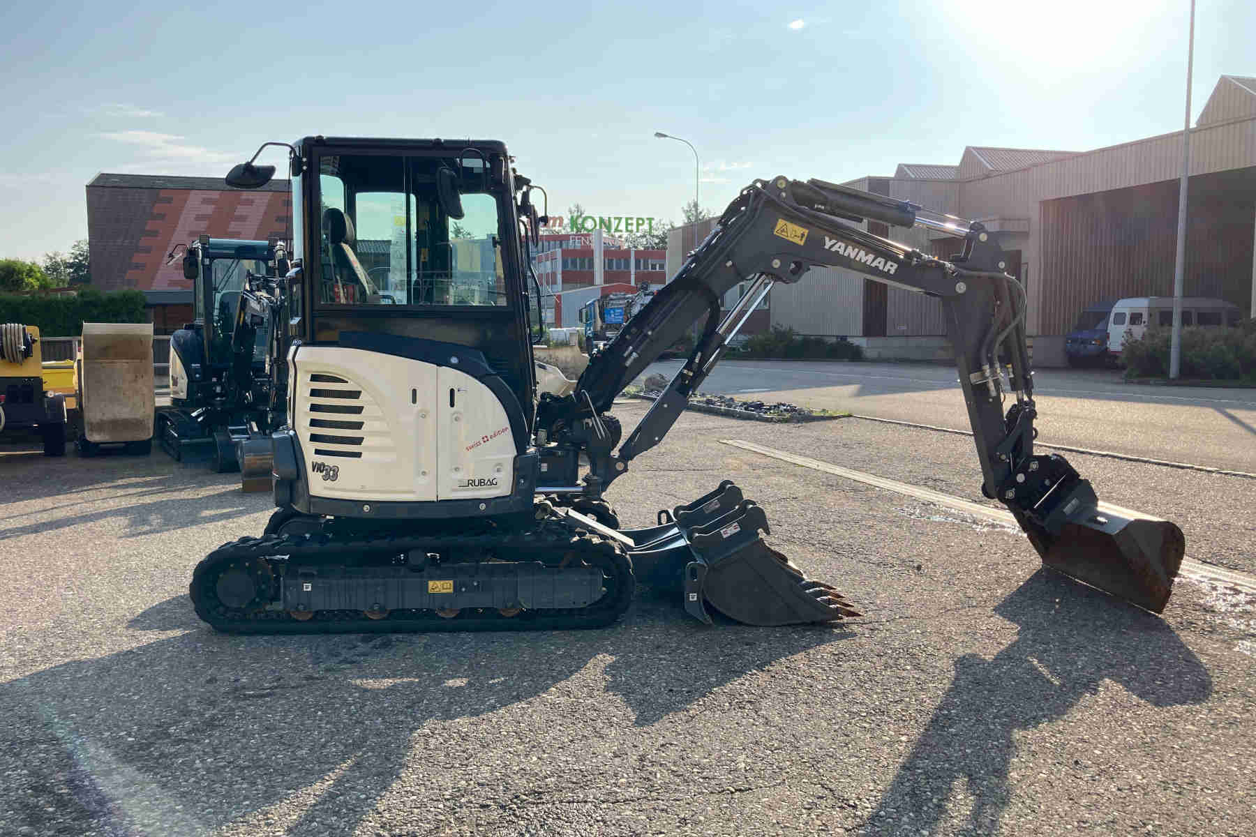 RUBA4336_2607385 vehicle image