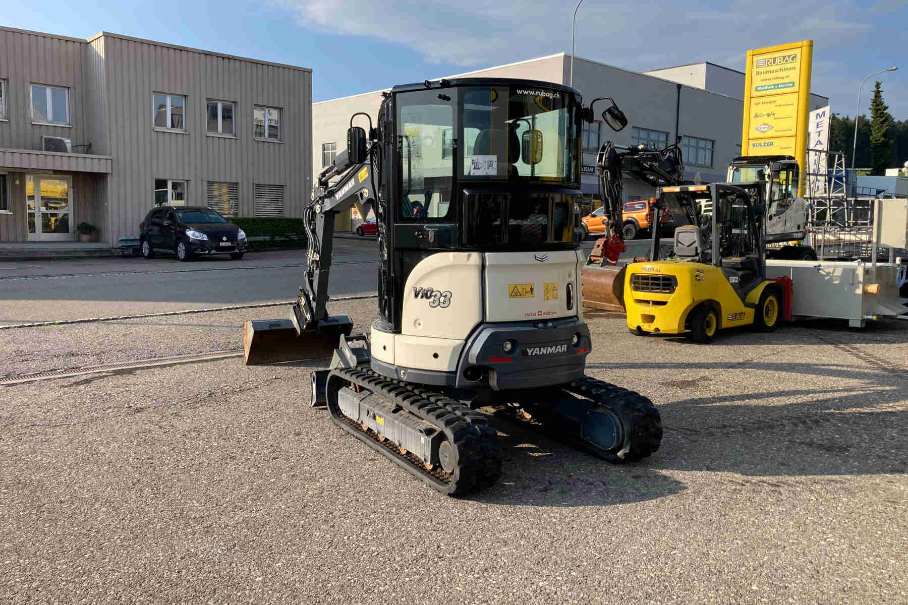 RUBA4336_2607385 vehicle image