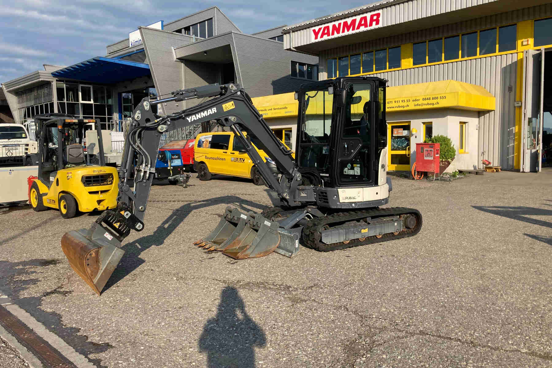 RUBA4336_2607385 vehicle image