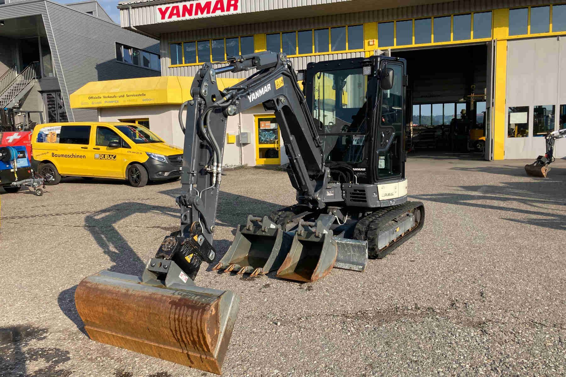 RUBA4336_2607385 vehicle image